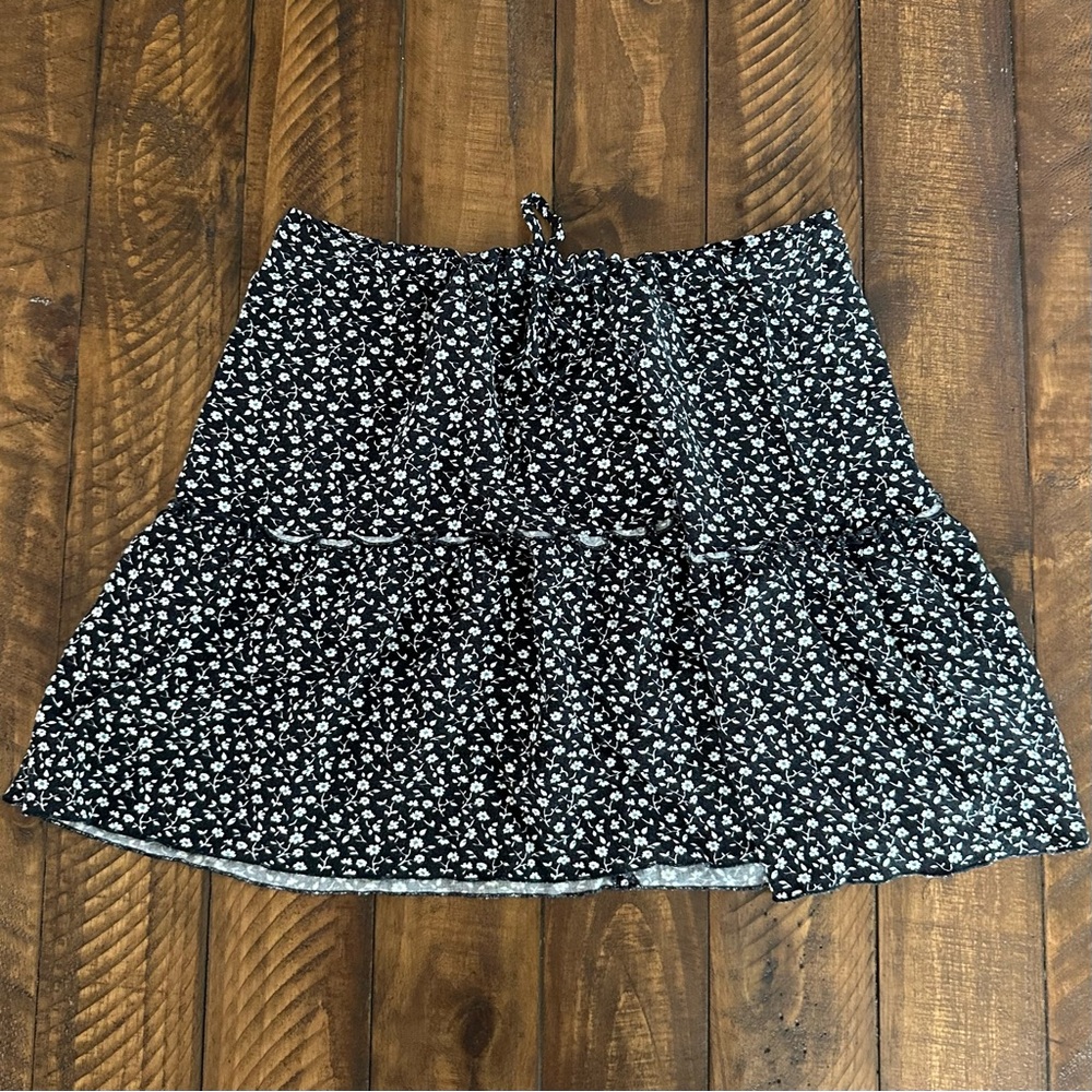 Brandy Melville Adjustable Casual Skirt